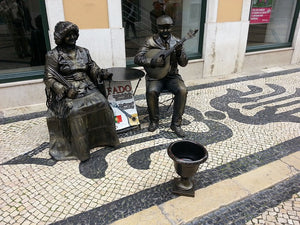 Plongez dans l'Histoire du Fado : Musique Mélancolique et Émouvante du Portugal