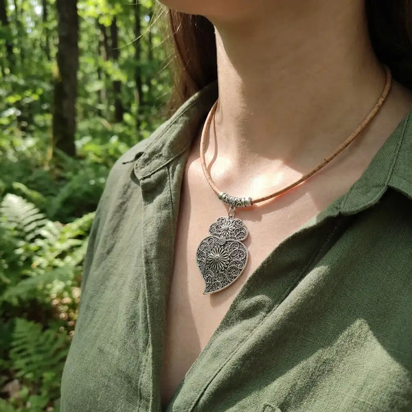 Collier en liège naturel avec pendentif Coração de Viana le-meilleur-du-portugal